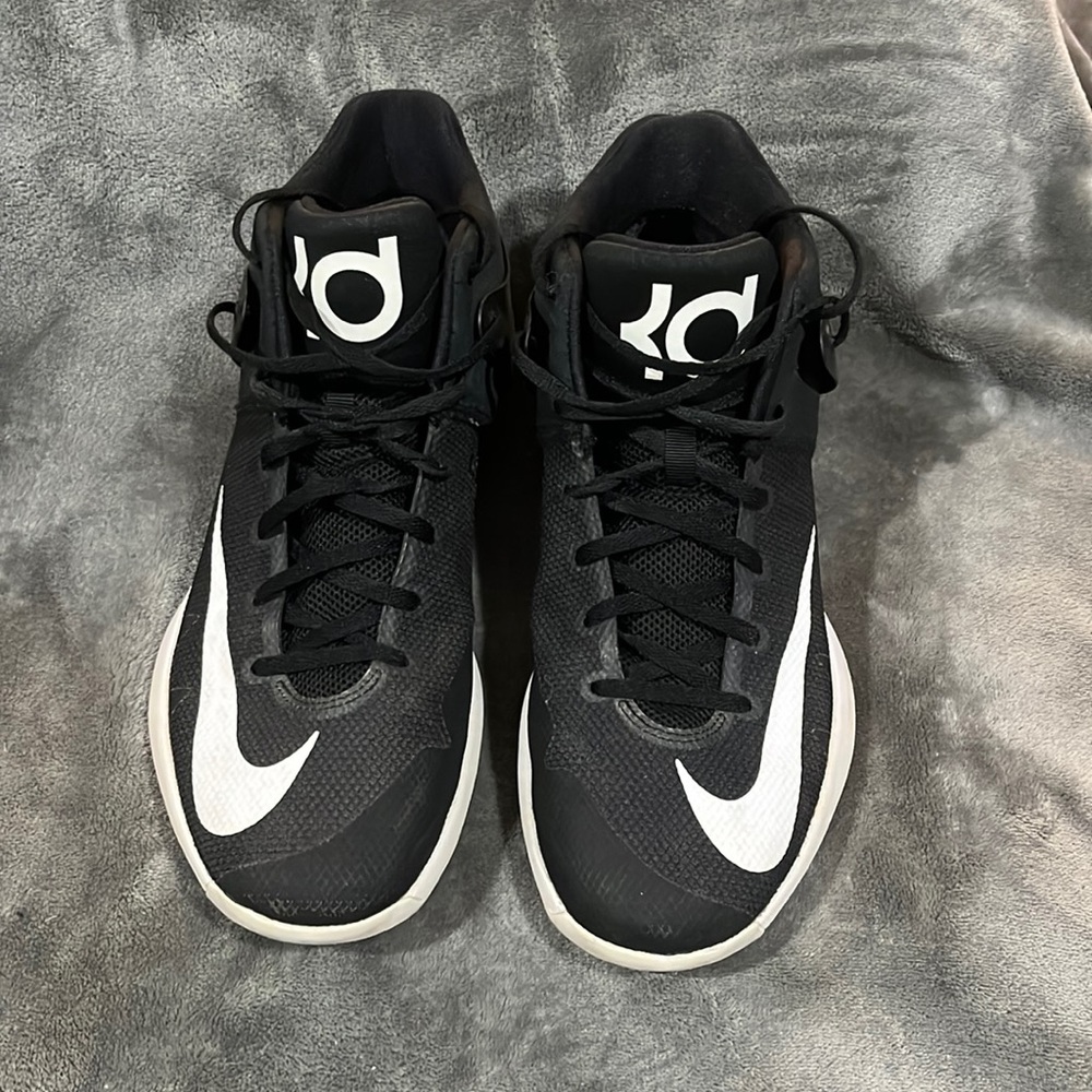 - Nike KD Trey 5 BBall Shoes Mens Sz 10.5 # 844571-010 Blk/Wht